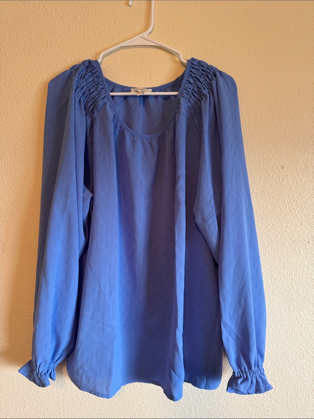 Jessica Simpson Blue Smocked Shoulder Long-Sleeve Blouse
